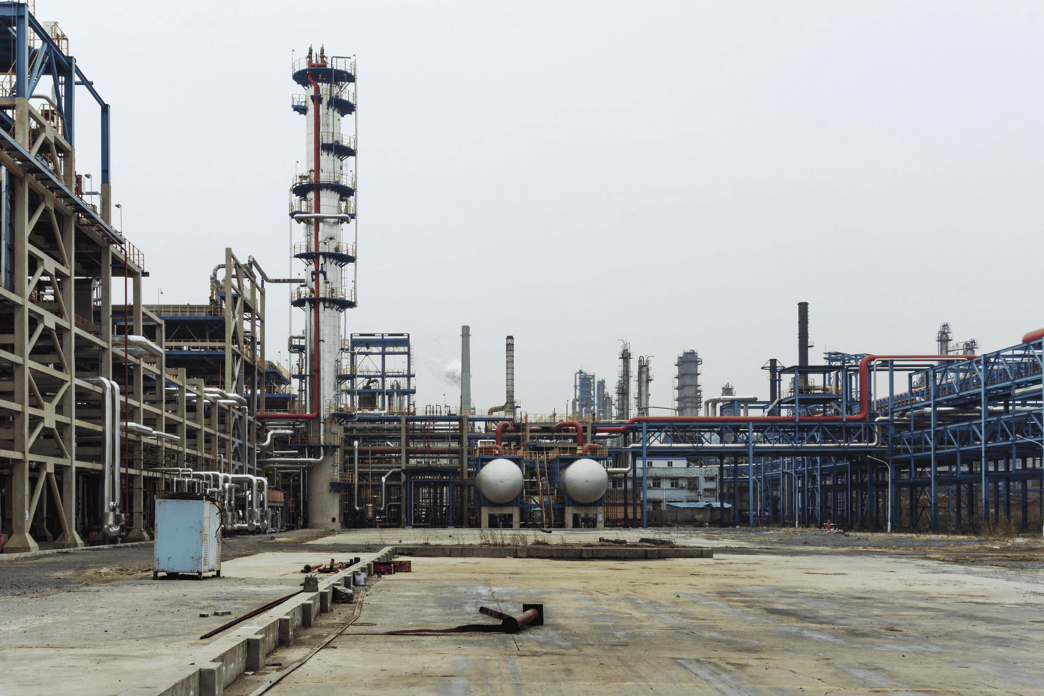 Refinery Pipes